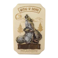 Wieszak z wilkami.