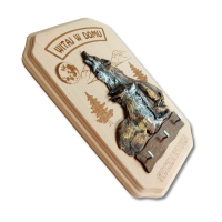 Wieszak z wilkami.