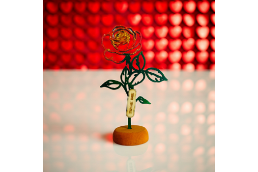 Róża na podstawce wypukłej 