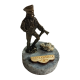 Figurki na kamieniu