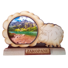 Wycinanka owca  z widokiem na podstawce.