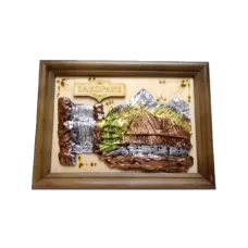 Żywica w ramce  drewnianej.